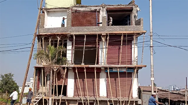 ତହସିଲଦାରଙ୍କ ନିର୍ଦେଶକୁ ଫୁ; କାର୍ଯ୍ୟ ବନ୍ଦ ନିର୍ଦ୍ଦେଶ ପରେ ବି ନିର୍ମାଣ