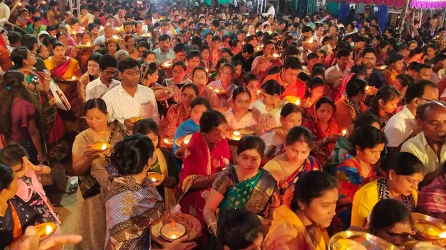 ବ୍ରହ୍ମପୁର କମାପଲ୍ଲୀସ୍ଥିତ ବୈଦ୍ୟନାଥେଶ୍ବର ମନ୍ଦିରରେ ଦୀପ ଜାଳି ଜାଗର ପାଳିଲେ ଶ୍ରଦ୍ଧାଳୁ