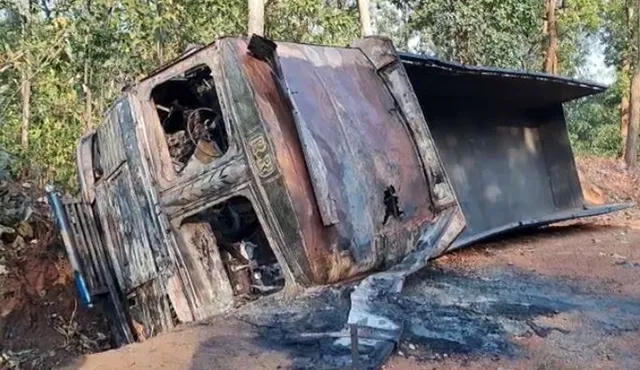 ଦୁର୍ଘଟଣା ପରେ ଜଳିଗଲା ଟ୍ରକ୍