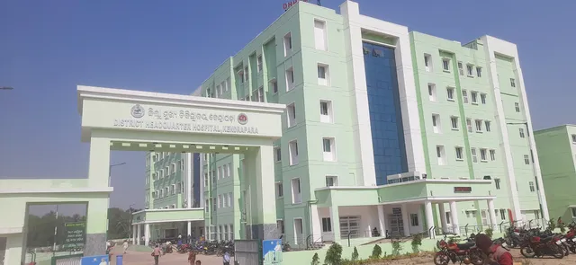 ଜିଲ୍ଲା ହସ୍ପିଟାଲ୍‌ରେ ପ୍ରସୂତିଙ୍କ ବିଚିତ୍ର ସ୍ଥିତି, ମା’ଠୁ ୫ କିଲୋମିଟର ଦୂରରେ ଅସୁସ୍ଥ ଛୁଆ