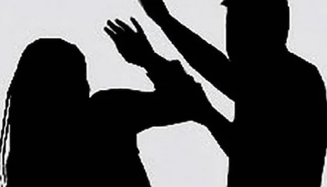 ଛାତ୍ରୀଙ୍କୁ ପିଟିଲେ ପ୍ରଧାନ ଶିକ୍ଷୟିତ୍ରୀଙ୍କ ପୁଅ