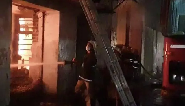 ଠିକା ସଂସ୍ଥା କ୍ୟାମ୍ପରେ ଲାଗିଲା ନିଆଁ, ଶ୍ରମିକ ଜୀବନ୍ତ ଦଗ୍ଧ