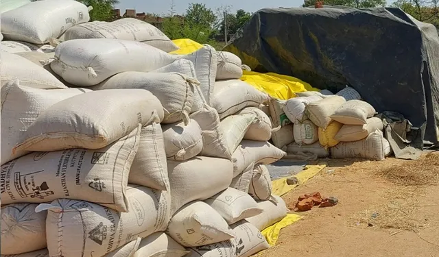 ତେଲିବନ୍ଧ ମଣ୍ଡିରେ ଅଚଳାବସ୍ଥା: ପଡ଼ିରହିଛି ୧୦ ହଜାର କୁଇଣ୍ଟାଲ ଧାନ