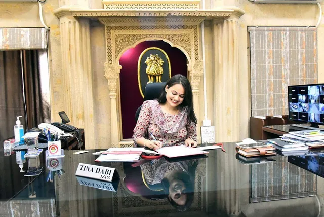 ଜାଣନ୍ତୁ ଆଇଏଏସ୍‌ ସେଲିବ୍ରିଟି ଟିନା ଡାବିଙ୍କ ଦରମା କେତେ ?