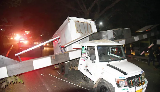 ହାଇଟେକ୍‌ ଛକରେ ଦୁର୍ଘଟଣା: ପୁଣି ଭୁଶୁଡ଼ିଲା ଟ୍ରାଫିକ୍‌ ପରିଚାଳନା