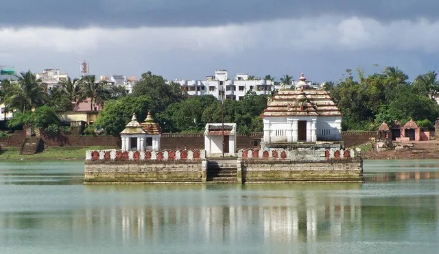 ଅଧାରେ ଅଟକିଲା ବିନ୍ଦୁସାଗର ଜଳ ନିଷ୍କାସନ ପଥ ଖନନ