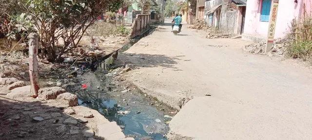 ଏମିତି ଚାଲିଛି ପରିମଳ ପରିଚାଳନା, ମ୍ୟୁନିସିପାଲିଟି ନାକତଳୁ ଉଠୁନି ଅଳିଆ; ପୋତି ହୋଇଗଲାଣି ଡ୍ରେନ୍‌