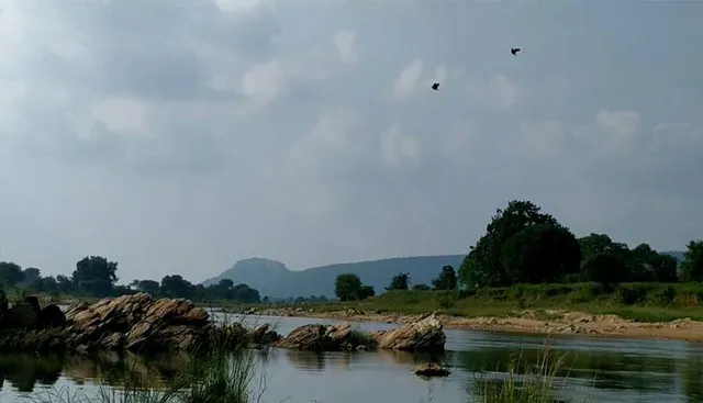 ଅଙ୍ଗନଦୀରେ କମୁଛି ଜଳସ୍ତର