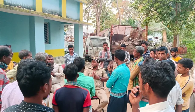 ବନ ବିଭାଗ କାର୍ଯ୍ୟାଳୟ ଘେରିଲେ ଗ୍ରାମବାସୀ