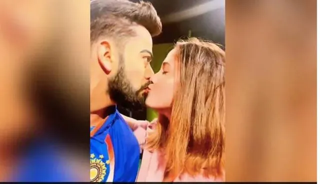 ବିରାଟଙ୍କ ଓଠରେ ଚୁମ୍ବନ ଦେଲେ ଯୁବତୀ: ଭିଡିଓ ଭାଇରାଲ