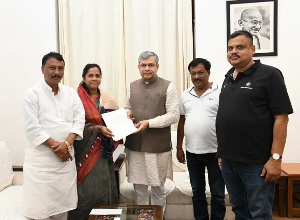 ଭଦ୍ରକ ପୁରୀ ମଧ୍ୟରେ ନୂତନ ମେମୁ ଟ୍ରେନ ଚଳାଚଳ ନେଇ କେନ୍ଦ୍ର ରେଳମନ୍ତ୍ରୀଙ୍କୁ ସାକ୍ଷାତ କଲେ ଭଦ୍ରକ ସାଂସଦ