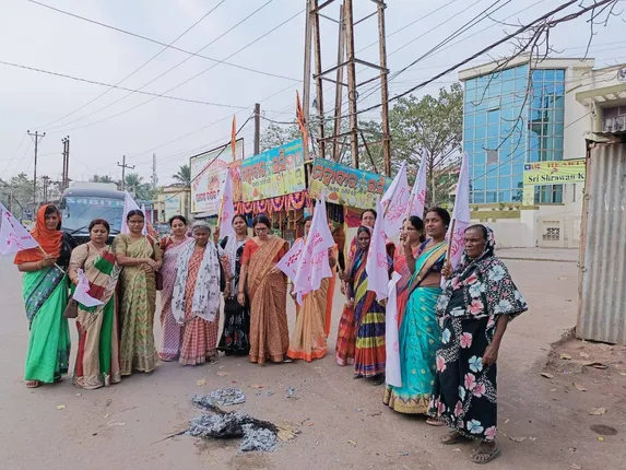 ଗଣତାନ୍ତ୍ରିକ ମହିଳା ସମିତି ପକ୍ଷରୁ ଭଦ୍ରକରେ ବଜେଟକୁ ନେଇ ପ୍ରତିବାଦ