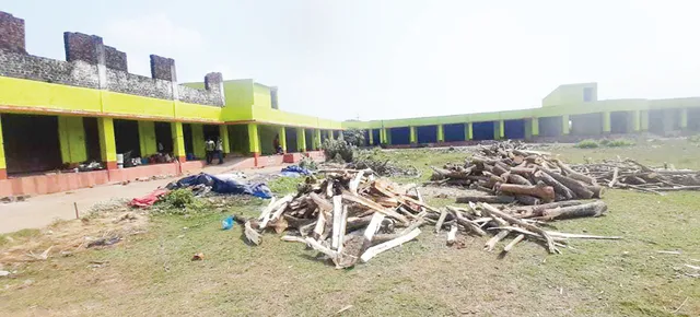 ୧୧ ବର୍ଷ ପରେ ନିଲାମ ହେଲା ଦୋକାନ ଗୃହ, ଭୂତମୁଣ୍ତାଇ ଓ ନୂଆଗଡ଼ରେ ଅବହେଳିତ ‘ପୁରା’ ଯୋଜନା ଗୃହ