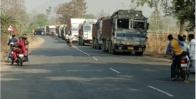 ଟ୍ରକ୍ ଚାପାରେ ନାବାଳିକା ମୃତ, ରାସ୍ତା ଅବରୋଧ