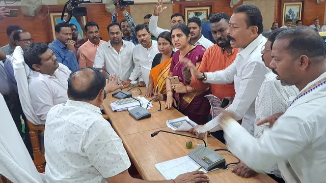 ସିଏମସି କାଉସିଲ ବୈଠକରେ ବିରୋଧୀଙ୍କ ‌ହୋ ହାଲ୍ଲା