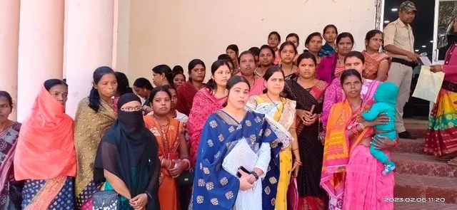 ଏନଟିପିସି ଖଣି ବିସ୍ଥାପିତ ବିବାହିତା ଗୁହାରି କରି ନୟାନ୍ତ, ଆଲୋଚନାରେ ଦିନ ଗଡ଼ାଉଛି ପ୍ରଶାସନ