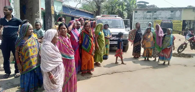 ଅଷ୍ଟପ୍ରହରୀ ନାମଯଜ୍ଞ ପାଇଁ ନଡ଼ିଆ ତୋଳିବାକୁ ନେଇ ଉତ୍ତେଜନା: ୫ ପୁଲିସ କର୍ମୀଙ୍କୁ ଅଟକ ରଖିଲେ ମହିଳା