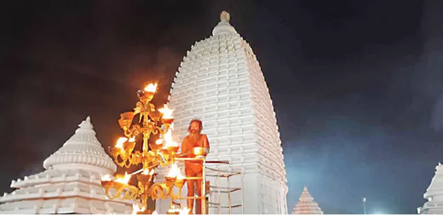 ବିଶ୍ବପ୍ରସିଦ୍ଧ ଯୋରନ୍ଦା ମେଳା ଆରମ୍ଭ, ସନ୍ଧ୍ୟା ୫ଟା ୧୭ରେ ଜଳିଲା ଝାଡ଼