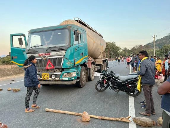 ୬ ନମ୍ବର ରାଜ୍ୟ ରାଜପଥରେ ଦୁର୍ଘଟଣା: ମାଲବାହୀ ବଙ୍କର ଚାପାରେ ନାବାଳିକାର ମୃତ୍ୟୁ