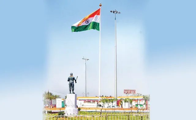 ୧୦୮ ଫୁଟ ଉଚ୍ଚରେ ଉଡ଼ିଲା ସ୍ମାରକୀ ପତାକା