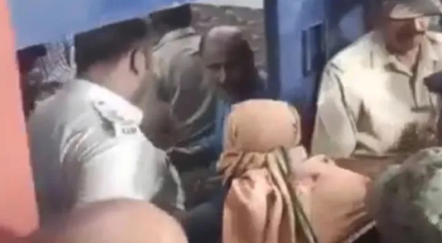 ଚୌଦ୍ବାର ଜେଲ୍‌କୁ ପଶିଲା ବେଳେ ମୁଣ୍ଡିଆ ମାରିଲା ଗୋପାଳ