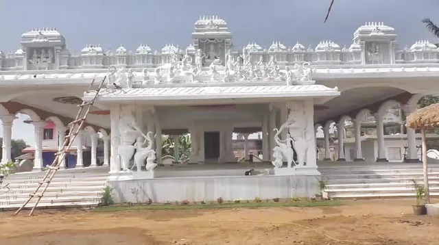 ପତ୍ନୀଙ୍କ ପାଇଁ ତୋଳିଦେଲେ ୮କୋଟିର ମନ୍ଦିର