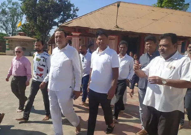 ରାତିରେ ୫-ଟି ସଚିବ ଓ ସକାଳୁ ବିଜେଡି ସଂଗଠନ ସମ୍ପାଦକ ବୁଲି ଦେଖିଲେ ଜଗନ୍ନାଥ ଓ ବଲ୍ଲଭ ନାରାୟଣ ମନ୍ଦିର