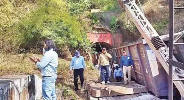 ମାଲବାହୀ ଟ୍ରେନ୍‌ ଲାଇନଚ୍ୟୁତ; ୬ଟି ଟ୍ରେନ୍‌ ବାତିଲ, ଜୋରସୋରରେ ଚାଲିଛି ଉଦ୍ଧାର କାର୍ଯ୍ୟ