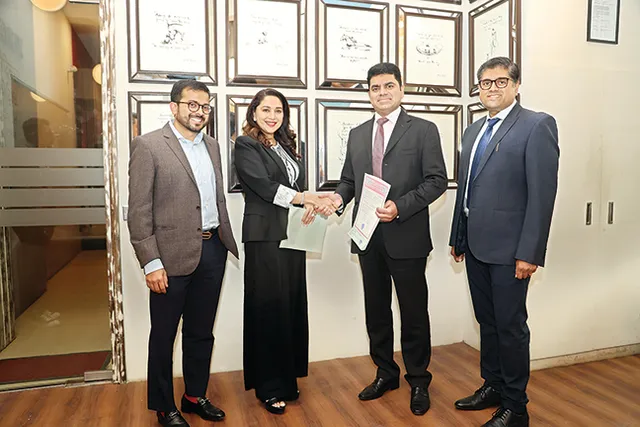 ମାଧୁରୀ ହେଲେ ମୁଥୁଟ୍‌ ଫାଇନାନ୍ସର ବ୍ରାଣ୍ଡ୍‌ ଆମ୍ବାସଡ଼ର