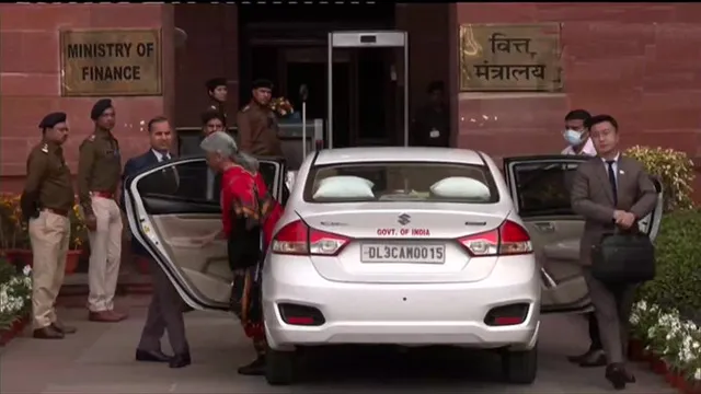 ବଜେଟ୍‌ ଉପସ୍ଥାପନ ପୂର୍ବରୁ ଅର୍ଥ ମନ୍ତ୍ରାଳୟରେ ପହଞ୍ଚିଲେ ନିର୍ମଳା ସୀତାରମଣ