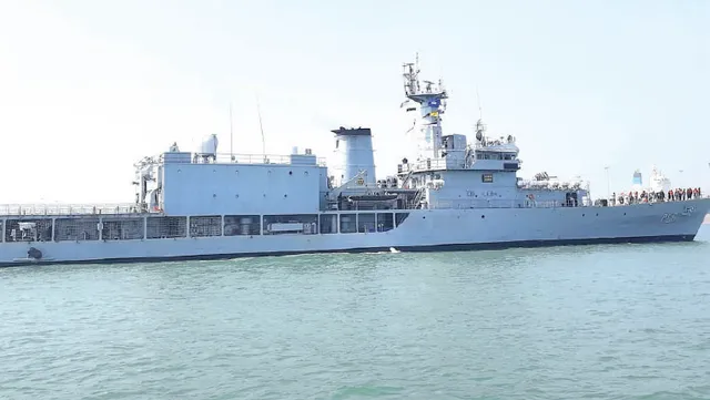 ପାରାଦୀପ ବନ୍ଦରରୁ କୋକେନ୍‌ ଜବତ ଘଟଣା: ଜାହାଜରୁ ଡେଇଁଲେ କ୍ରିଉ ସଦସ୍ୟ, ଗୁରୁତର ଅବସ୍ଥାରେ ଭୁବନେଶ୍ୱର ସ୍ଥାନାନ୍ତର