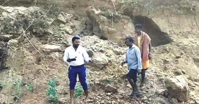 ନଦୀପଠାରେ ଖେଳିବା ବେଳେ ଅଘଟଣ: ମାଟି ଅତଡ଼ା ଧସି ଜଣେ ଶିଶୁ ମୃତ, ୨ ଗୁରୁତର