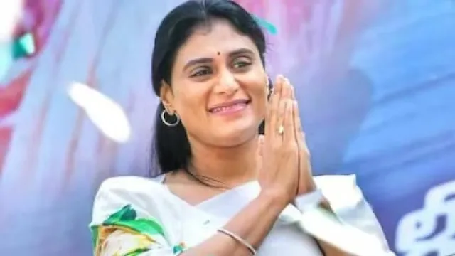 ମୁଖ୍ୟମନ୍ତ୍ରୀ ‘କେସିଆର୍‌’ଙ୍କୁ ଜୋତା ଉପହାର ଦେଇ ପଦଯାତ୍ରାରେ ଯୋଗ ଦେବାକୁ ଆହ୍ବାନ୍‌ କଲେ ୱାଇ. ଏସ୍‌. ଶର୍ମିଲା