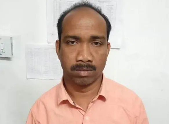 ଭିଜଲାନ୍ସ ଜାଲରେ ଗୋଛରା ରାଜସ୍ବ ନିରୀକ୍ଷକ: ଲାଞ୍ଚ ନେବା ବେଳେ ଧରାପଡ଼ିଲେ