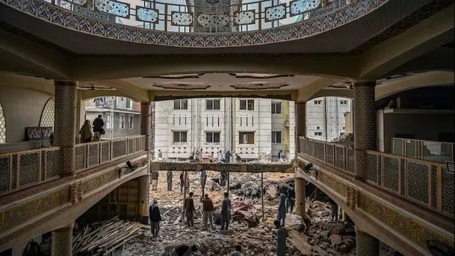 ପେଶାୱର ମସଜିଦ ବିସ୍ଫୋରଣ: ପୁଲିସ ୟୁନଫର୍ମ ସହ ହେଲମେଟ ପିନ୍ଧି ଆସିଥିଲା ଆତ୍ମଘାତୀ ବିସ୍ଫୋରଣକାରୀ