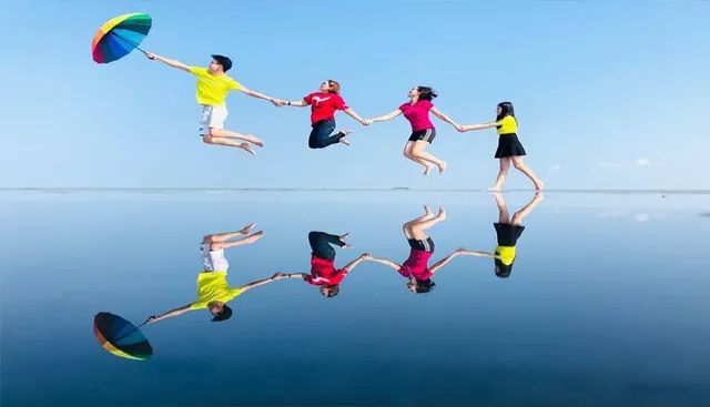 ଖୋଲା ଝରକା - ମିରର୍‌ ବିଚ୍‌