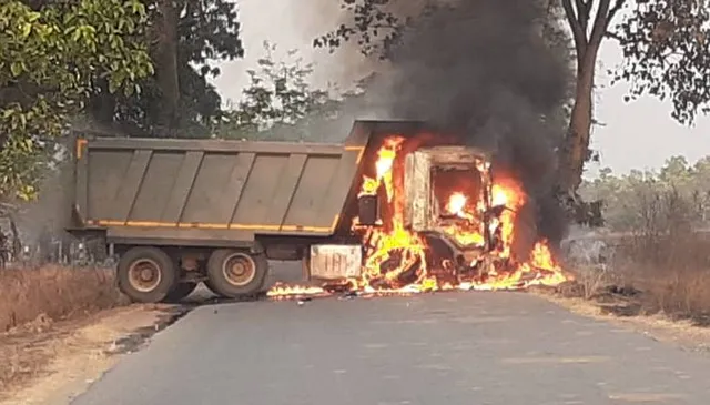 ଦୁର୍ଘଟଣାରେ ଜଳିଗଲା ଟ୍ରକ୍‌