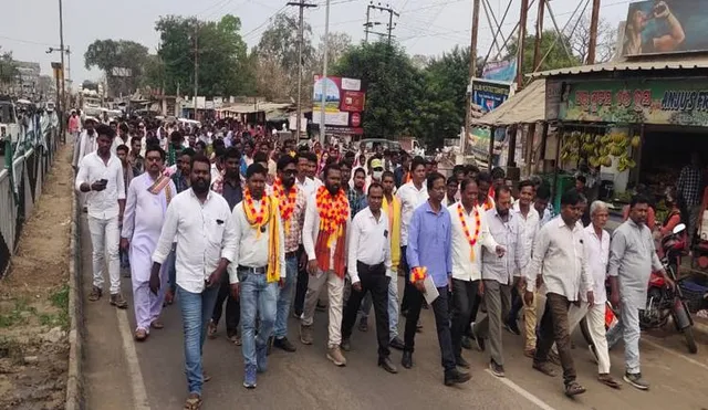 ନୂଆପଡ଼ାରେ ସ୍ବାଭିମାନ ପଦଯାତ୍ରା: ‘ଚାଷୀ, ଶ୍ରମିକଙ୍କୁ ଅଧିକାର ନ ମିଳିଲେ ଜନଆନ୍ଦୋଳନ’