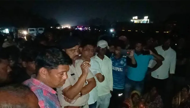 ଶାଳଦେଇ ହତ୍ୟାକାଣ୍ଡ: ବ୍ଲକ ଅଧ୍ୟକ୍ଷାଙ୍କ ସ୍ବାମୀଙ୍କୁ ଗିରଫ ଦାବିରେ ରାସ୍ତାରୋକ