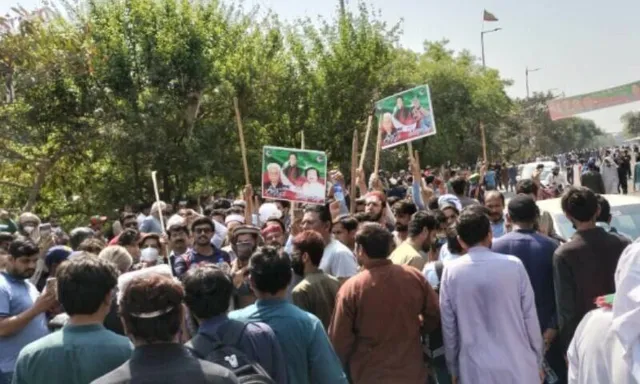 ଆଉ  ଦିନକ ପାଇଁ ବଢିଲା ଇମ୍ରାନଙ୍କ ଅନ୍ତରୀଣ ସୁରକ୍ଷା, ଶୁକ୍ରବାର ପର୍ଯ୍ୟନ୍ତ ଗିରଫ କରିପାରିବ ନାହିଁ ପୁଲିସ୍