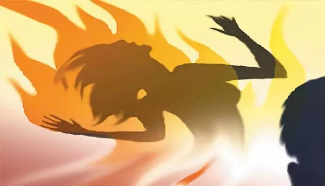 ନିଜ ଦେହରେ ନିଆଁ ଲଗାଇ ମହିଳାଙ୍କ ଆତ୍ମହତ୍ୟା ଉଦ୍ୟମ