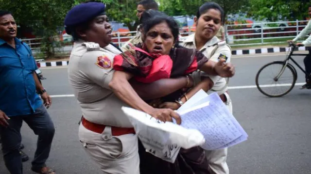 ବିଧାନସଭାରେ ପଶିବାକୁ ମହିଳାଙ୍କ ଉଦ୍ୟମ