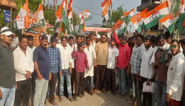 ଖଡ଼ିଆଳ ଥାନା ଆଗରେ କଂଗ୍ରେସର ବିକ୍ଷୋଭ