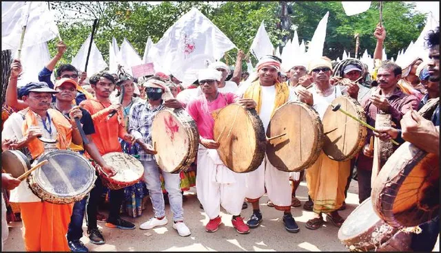 ଧର୍ମାନ୍ତରିତଙ୍କୁ ସଂରକ୍ଷଣରୁ ବାଦ୍‌ ଦିଅ