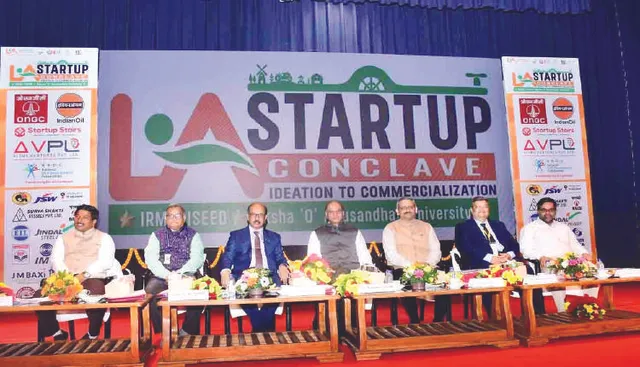 ଗଧ କ୍ଷୀରରୁ ଆଣ୍ଟି ଏଜିଙ୍ଗ୍‌ ସାବୁନ୍, ଗୋ ମୂତ୍ରରୁ ପ୍ରସ୍ତୁତ ସାର ପ୍ରଦର୍ଶିତ