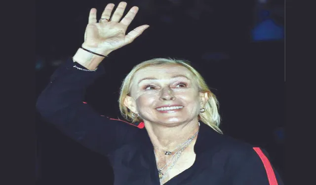 କର୍କଟରୁ ମୁକୁଳିଲେ ନାଭ୍ରାତିଲୋଭା