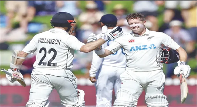 ୱେଲିଂଟନ୍‌ ଟେଷ୍ଟ: ୱିଲିୟମସନ୍‌-୨୧୫, ନିକୋଲ୍‌ସ-୨୦୦*