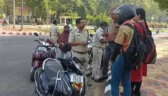 ସ୍କୁଲ ପିଲାଙ୍କୁ ଗାଡ଼ି ଚଳାଇବା ମନା