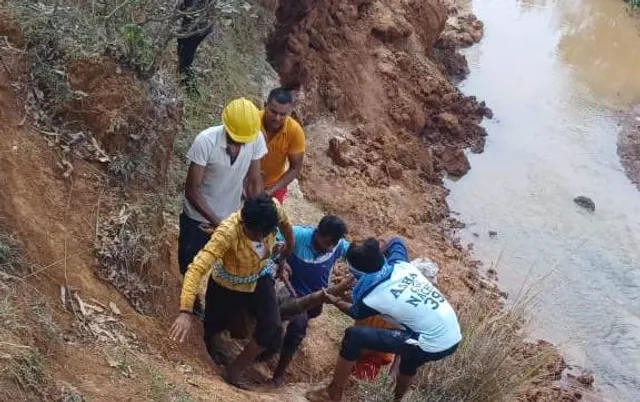 ୪ ମହିଳାଙ୍କ ଉପରେ ଧସିଲା ମାଟି; ଦୁଇ ମୃତ, ଅନ୍ୟ ୨ ଜଣ ଗୁରୁତର