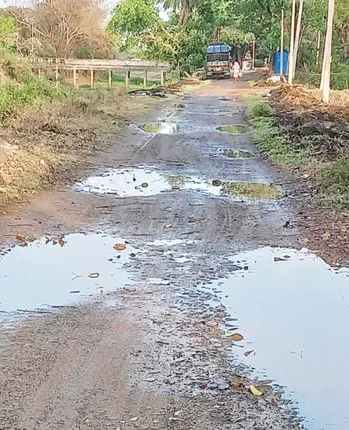 ଜଗତପୁର ପୋଡ଼ାବର ଗାଁ, ଭୋଟ ବେଳେ ମହାନଗର, ଅନ୍ୟ ଦିନେ ଗାଁ